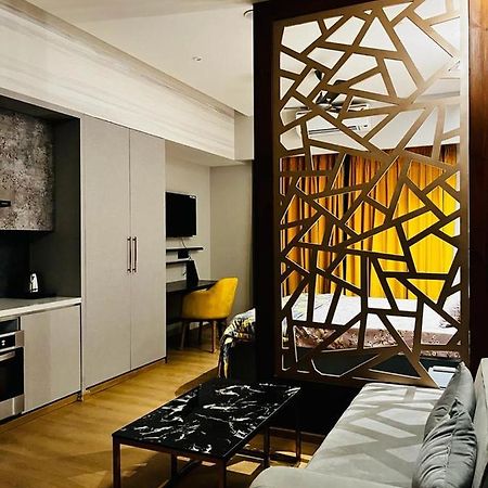 Luxe Apartment By Hey Studio'S Ghaziabad Bagian luar foto