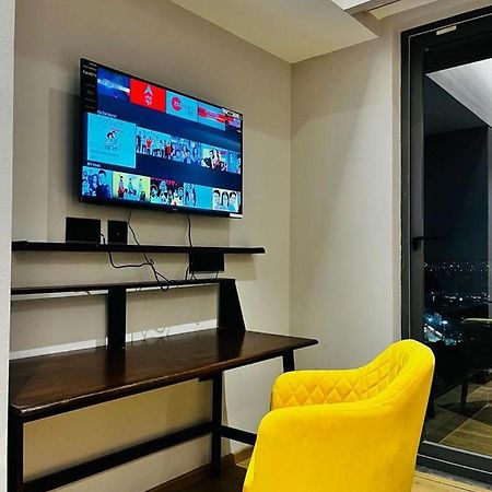 Luxe Apartment By Hey Studio'S Ghaziabad Bagian luar foto