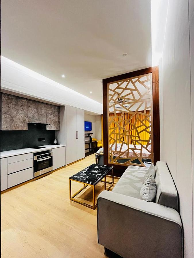 Luxe Apartment By Hey Studio'S Ghaziabad Bagian luar foto