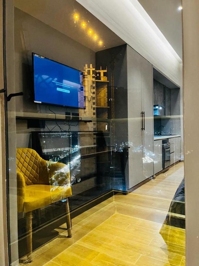 Luxe Apartment By Hey Studio'S Ghaziabad Bagian luar foto