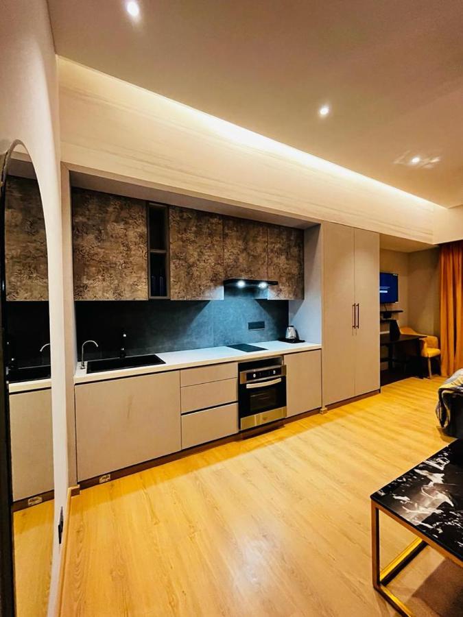 Luxe Apartment By Hey Studio'S Ghaziabad Bagian luar foto