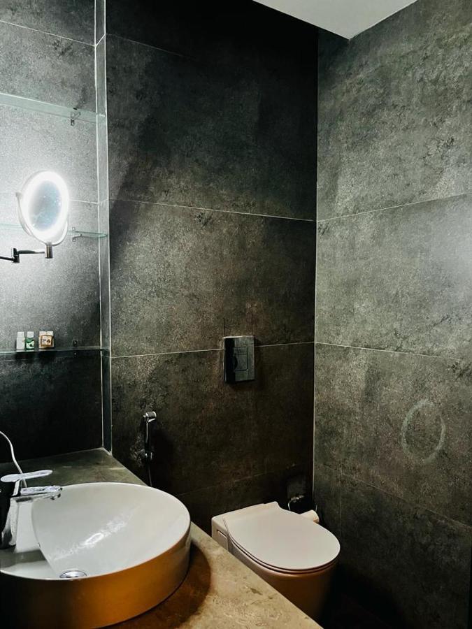 Luxe Apartment By Hey Studio'S Ghaziabad Bagian luar foto